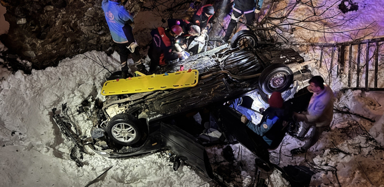 Kahramanmaraş’ta otomobil köprüden düştü: 1 ölü 4 yaralı