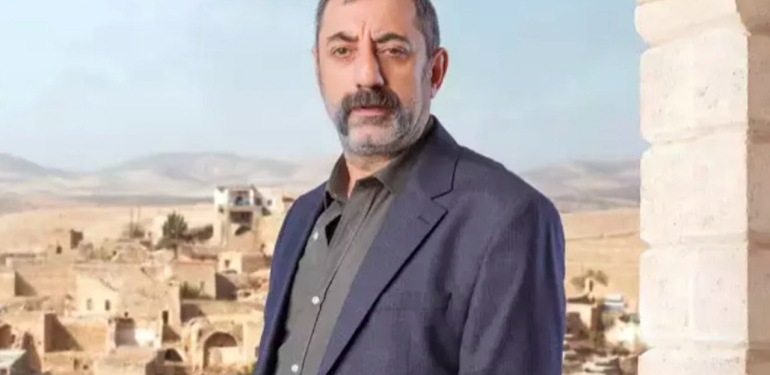 Uzak Şehir oyuncusu Nazmi Kırık DEM Parti’nin saç örme akımına katıldı