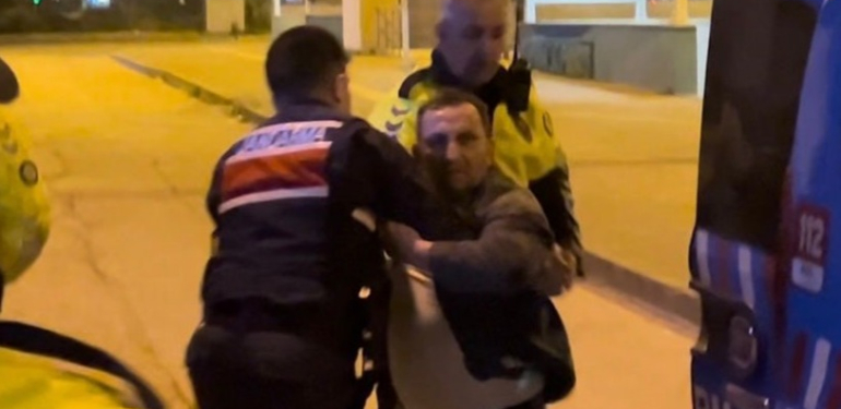 Alkollü yakalandı polise hakaret etti. “Ben ticaret erbabıyım bana ceza kesemezsiniz”