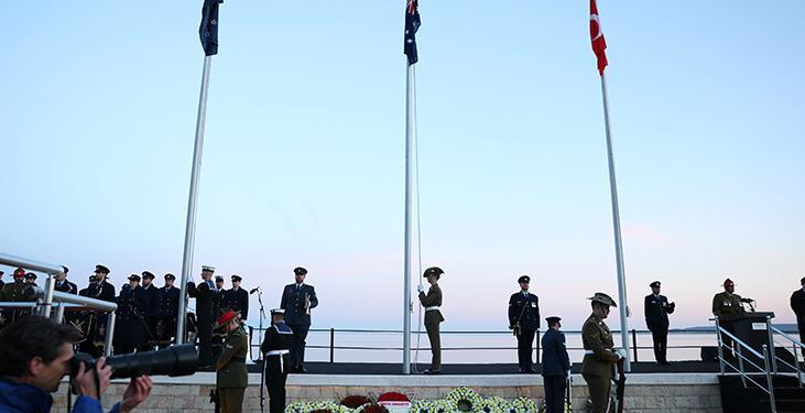 Anzak Koyu’nda geleneksel ‘Şafak Ayini’ yapıldı