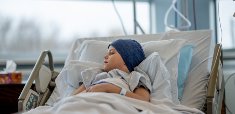 Bağışlarla lüks hayat sürmeye çalışan anneye hapis yolu göründü