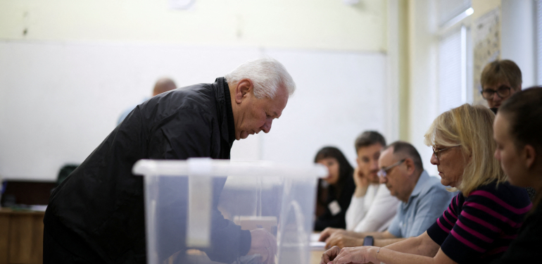 Bulgaristan’da seçim. Eski Cumhurbaşkanı Radev, büyük farkla birinci tamamladı