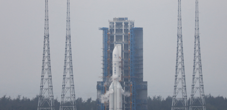 Çin, yeni teknoloji uydusunu uzaya fırlattı