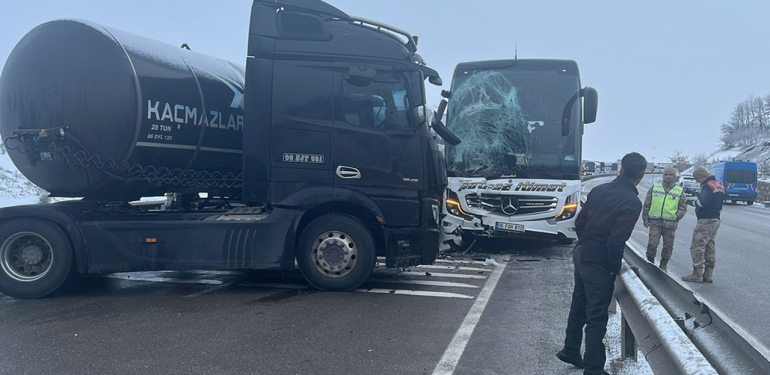 Erzurum’da zincirleme trafik kazası! Yaralılar var