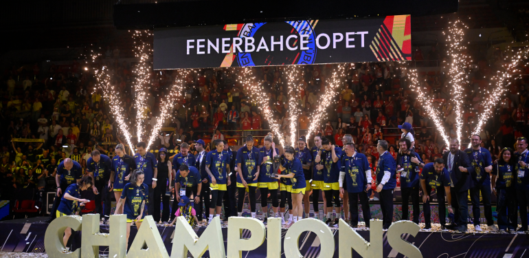 Fenerbahçe Opet Kadın Basketbol Takımı, 3. kez Avrupa’nın zirvesinde