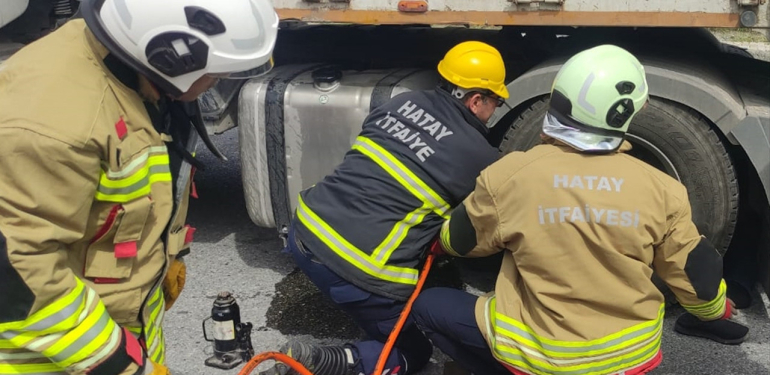 Hatay’da tır sürücüsünün feci ölümü! Tamir etmek isterken…