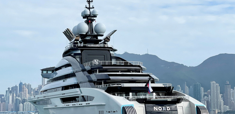 Hürmüz’ü 500 milyon dolarlık süperyat geçebildi