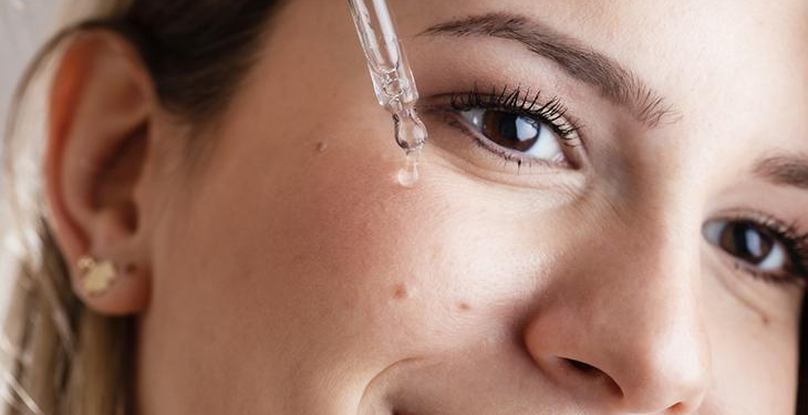 İnce çizgileri doldurup canlandırıyor! Evde doğal kolejen maskesi