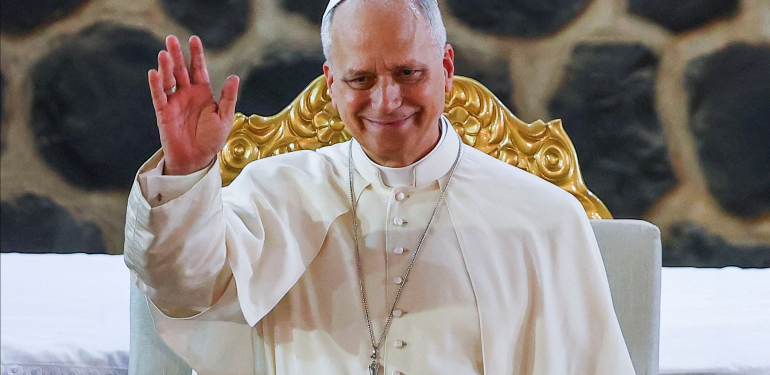 Papa’dan sert çıkış. “Dünya tiranların elinde harap oluyor”