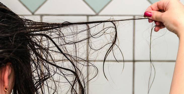 Saç dökülmesinin başlıca nedeniymiş! Akım diye tüm dünya aynı hatayı yapıyor