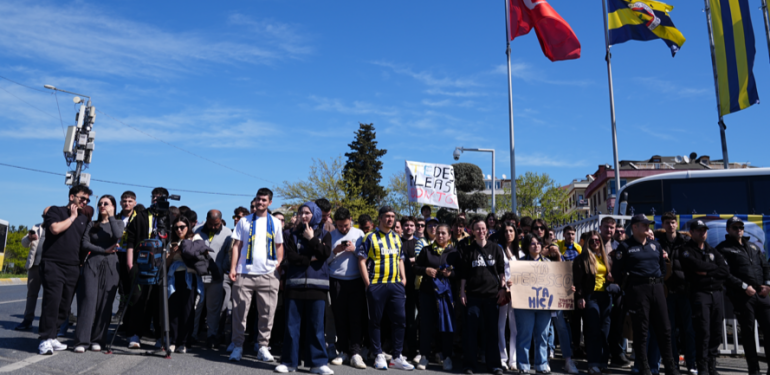 Taraftar veda için Samandıra’ya koştu. “Ya Tedesco ya hiç”