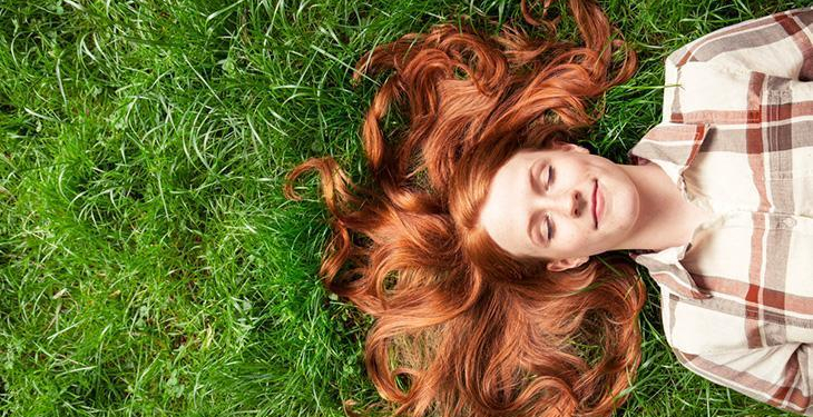 Tek ürünle hacimli saçlar! Şampuanın içine 1 tatlı kaşığı yetiyor