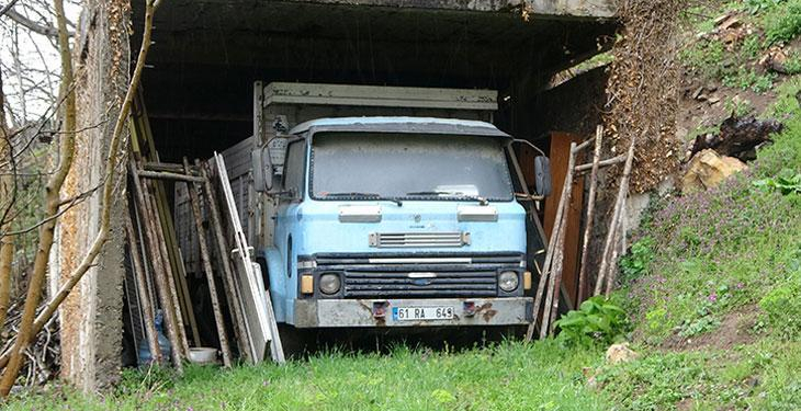 Yüksek fiyat verdiler: Baba yadigarı aracı satmıyor!