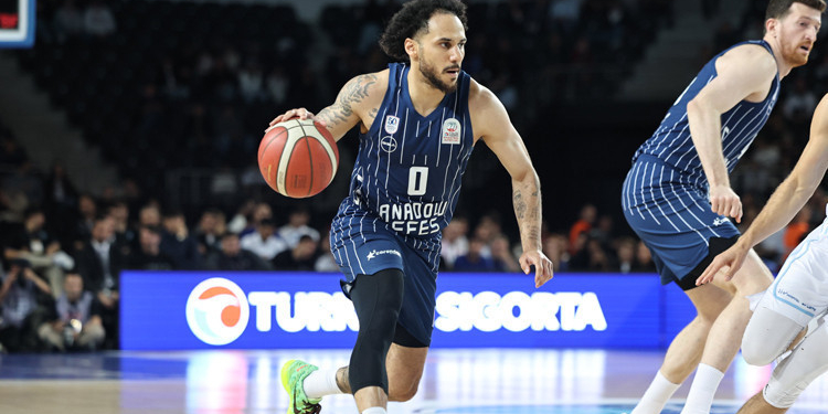 Anadolu Efes, Basketbol Süper Ligi’nde yarı finalde!