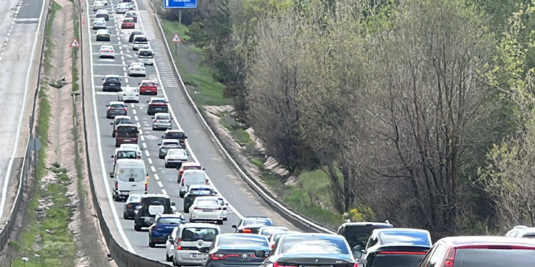 Bayram tatilcilerinin dönüşü başladı: Trafik durma noktasına geldi