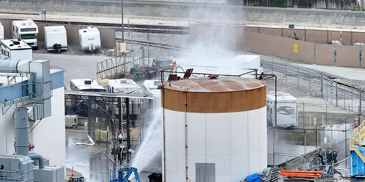 California’da acil durum ilan edildi: Zehirli gaz alarmı