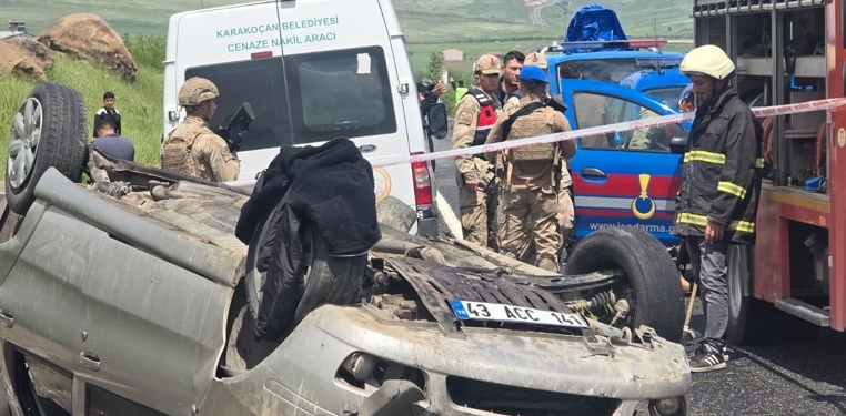 Elazığ’da feci kaza: Şoför hayatını kaybetti, 3 yolcu yaralı
