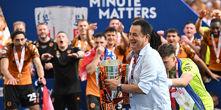 Hull City, Premier Lig’e yükseldi, Acun Ilıcalı gözyaşlarını tutamadı!