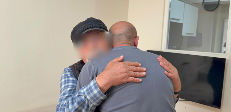 İyilik yaptığını düşünüyordu, 71 yaşındaki babasıyla birlikte cezaevine girdi