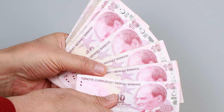 Kredilerde artış sürüyor