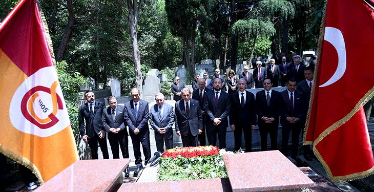 Dursun Özbek’ten Ali Sami Yen ve Süleyman Seba’nın kabrine ziyaret