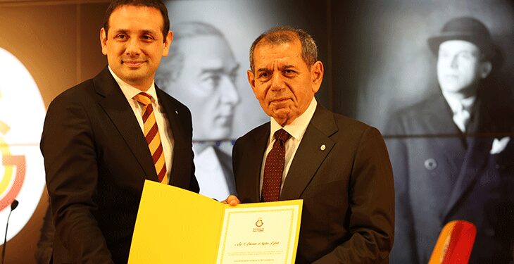 Yeniden başkanlığa seçilen Dursun Özbek ile yönetimi mazbatalarını aldı